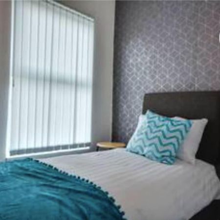 Antonio Str Liverpool 6 Beds Екстериор снимка