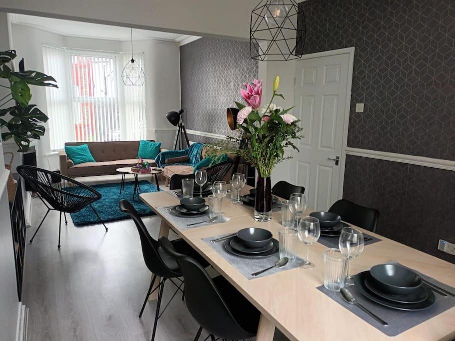 Antonio Str Liverpool 6 Beds Екстериор снимка