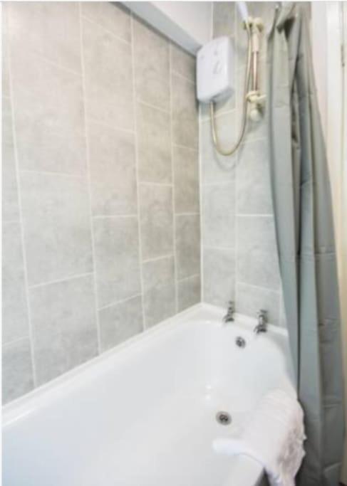 Antonio Str Liverpool 6 Beds Екстериор снимка