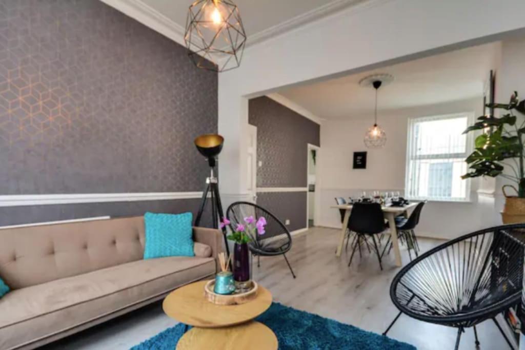 Antonio Str Liverpool 6 Beds Екстериор снимка