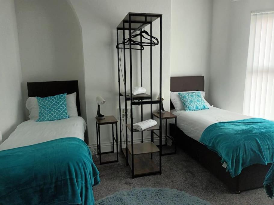 Antonio Str Liverpool 6 Beds Екстериор снимка