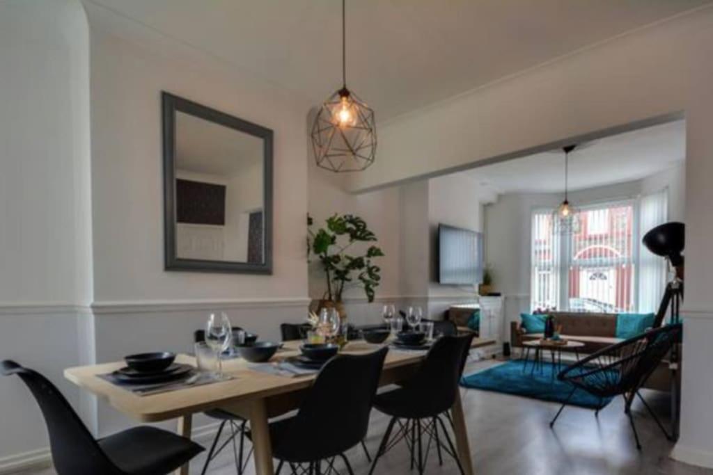 Antonio Str Liverpool 6 Beds Екстериор снимка