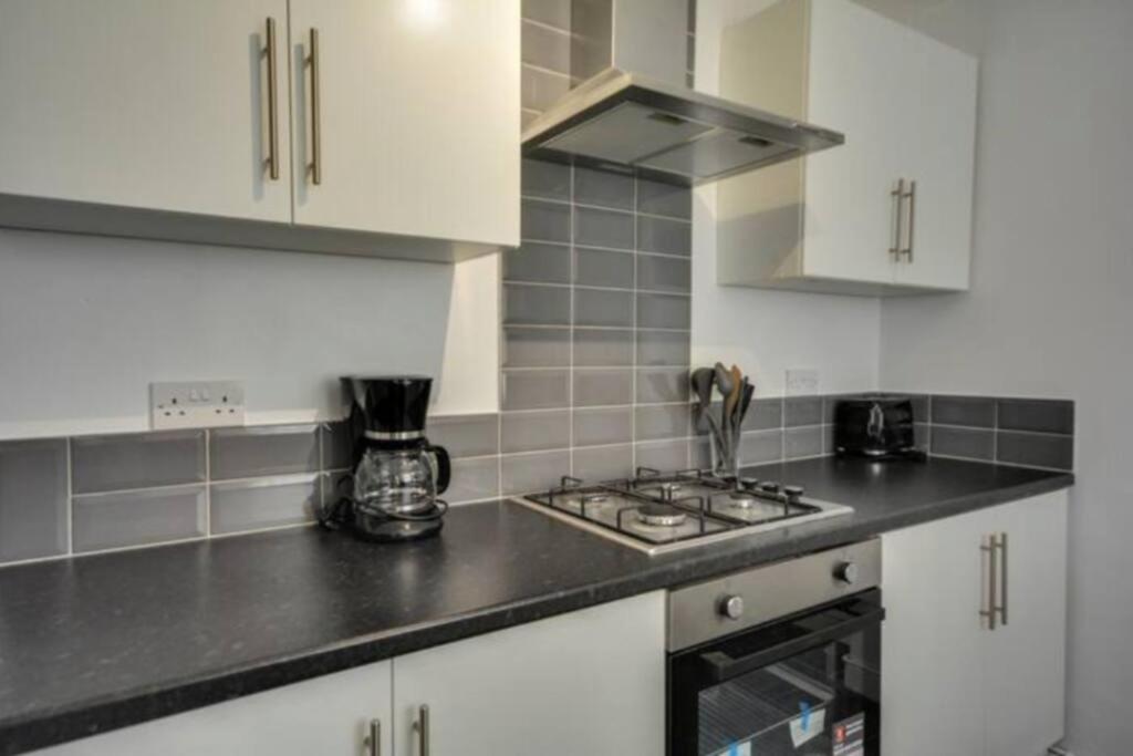 Antonio Str Liverpool 6 Beds Екстериор снимка