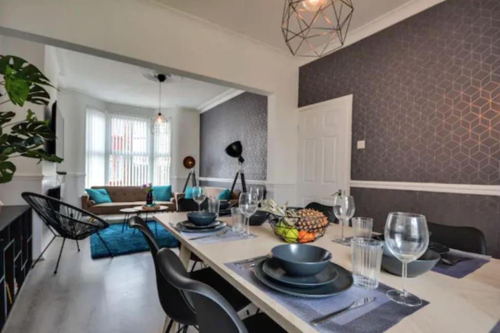 Antonio Str Liverpool 6 Beds Екстериор снимка
